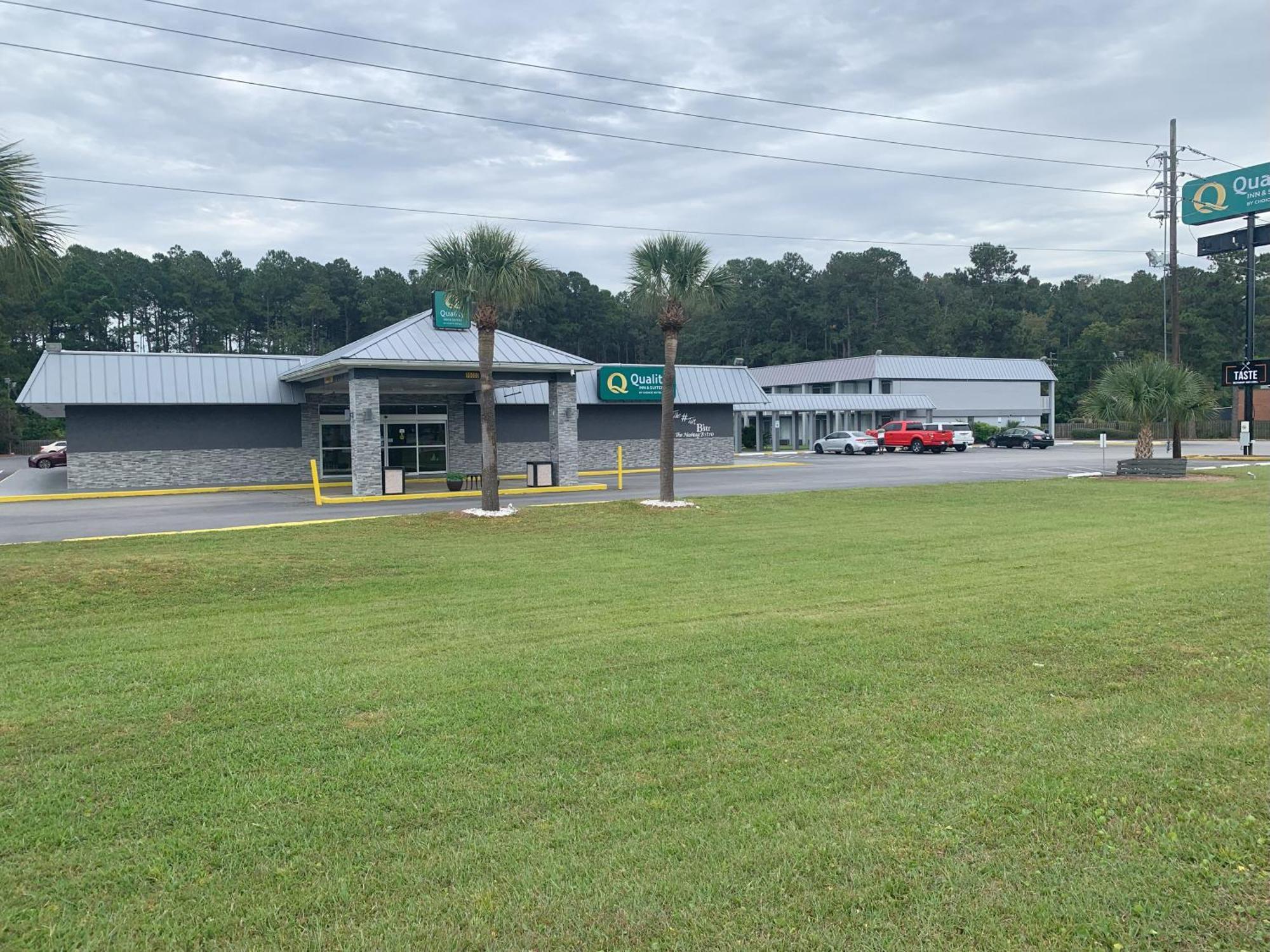 Quality Inn & Suites Hardeeville - Savannah North Extérieur photo