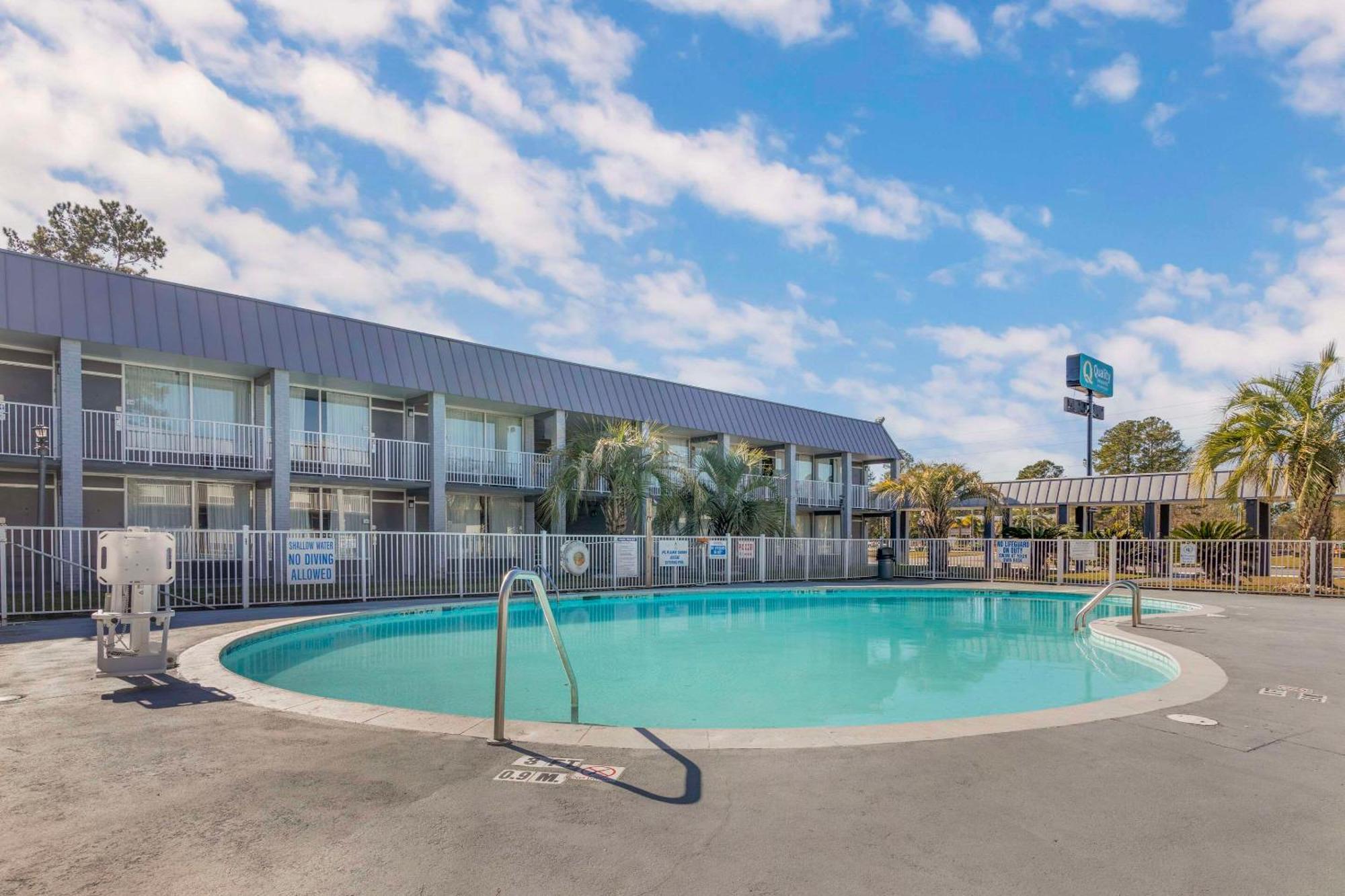Quality Inn & Suites Hardeeville - Savannah North Extérieur photo